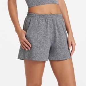 Vuori Women’s Boyfriend Short Heathered Charcoal Gray size M
